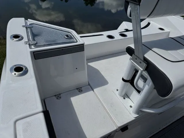 Slide: The Image of Yamaha 220 FSH Sport 2024 - 26