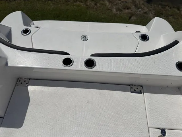 Slide: The Image of Yamaha 220 FSH Sport 2024 - 28