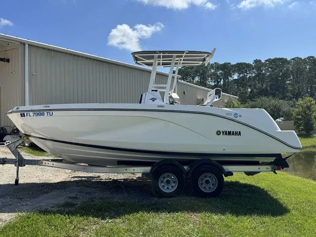 Slide: The Image of Yamaha 220 FSH Sport 2024 - 4