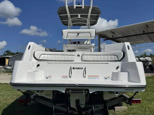 Slide: The Image of Yamaha 220 FSH Sport 2024 - 6