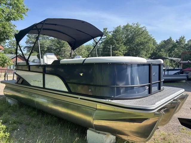 Slide: The Image of Crest Conquest 230 SLC 2026 - 4