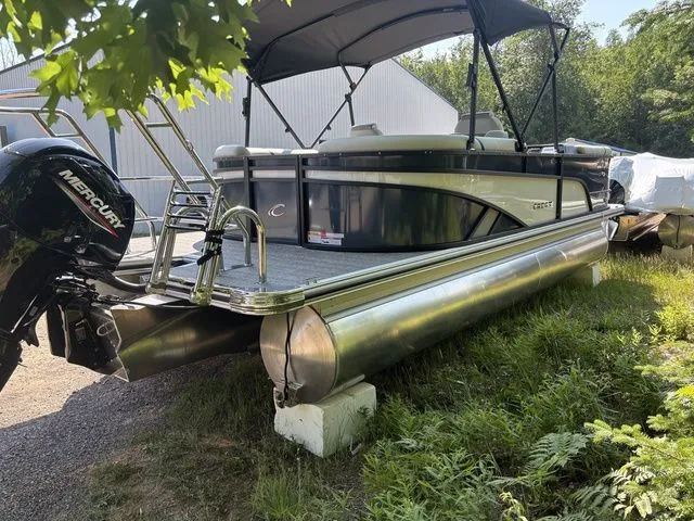 Slide: The Image of Crest Conquest 230 SLC 2026 - 5