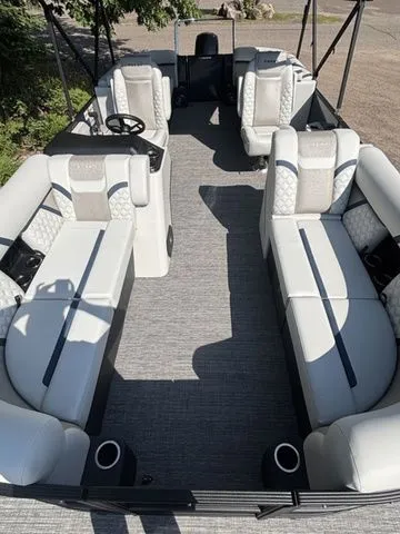 Slide: The Image of Crest Conquest 230 SLC 2026 - 8