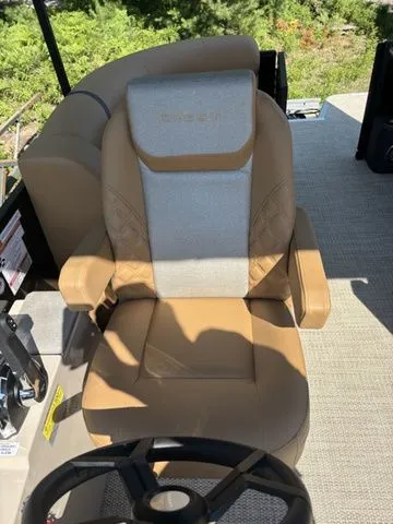 Slide: The Image of Crest Conquest 210 SLC 2026 - 11