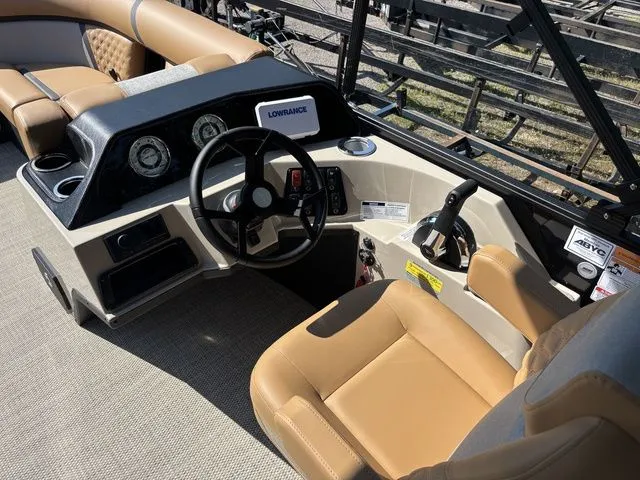 Slide: The Image of Crest Conquest 210 SLC 2026 - 12