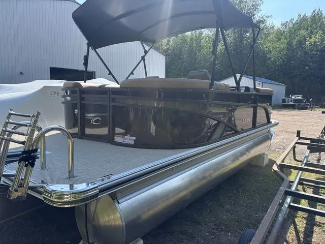 Slide: The Image of Crest Conquest 210 SLC 2026 - 6