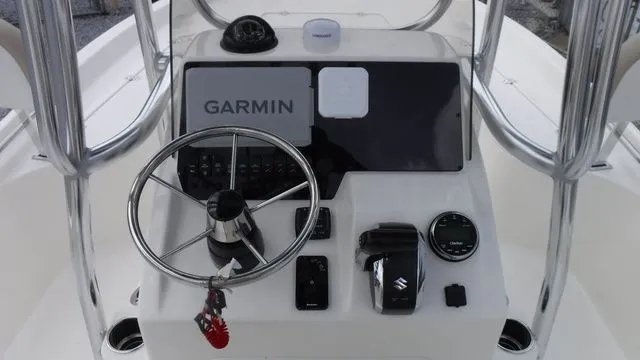 Slide: The Image of Bulls Bay 2200 XS 2026 - 14