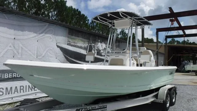 Slide: The Image of Bulls Bay 2200 XS 2026 - 2