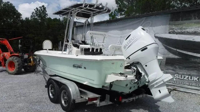 Slide: The Image of Bulls Bay 2200 XS 2026 - 3