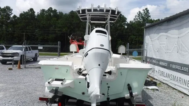 Slide: The Image of Bulls Bay 2200 XS 2026 - 5