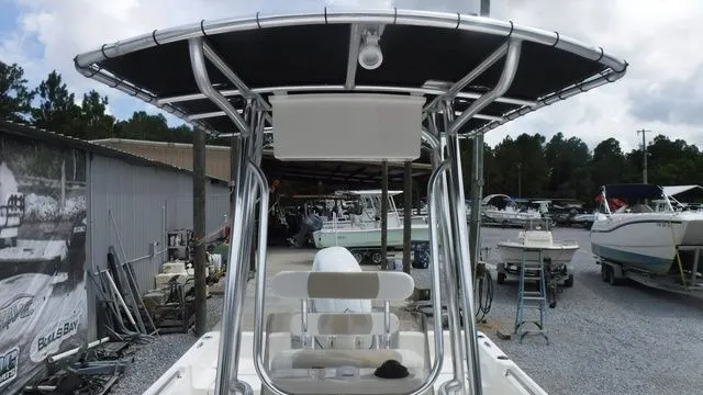 Slide: The Image of Bulls Bay 2200 XS 2026 - 9