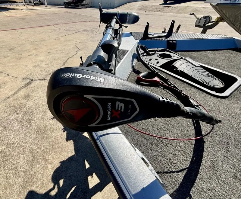 Slide: The Image of Triton 18 TX 2017 - 6