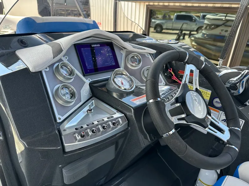 Slide: The Image of Crest Caribbean 230 SLS 2022 - 19