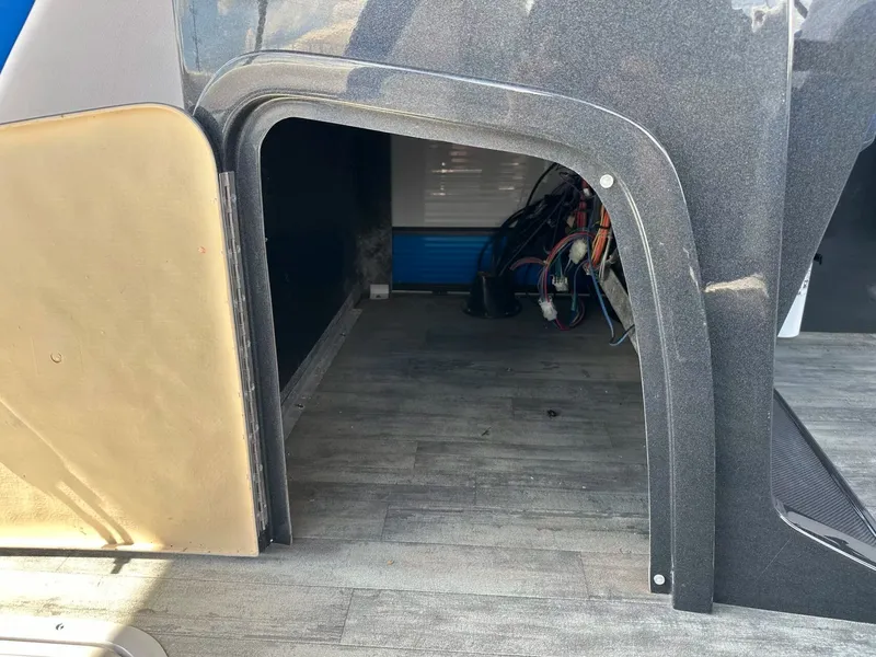 Slide: The Image of Crest Caribbean 230 SLS 2022 - 25