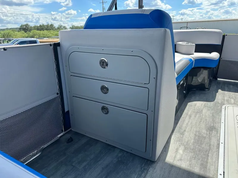 Slide: The Image of Crest Caribbean 230 SLS 2022 - 26