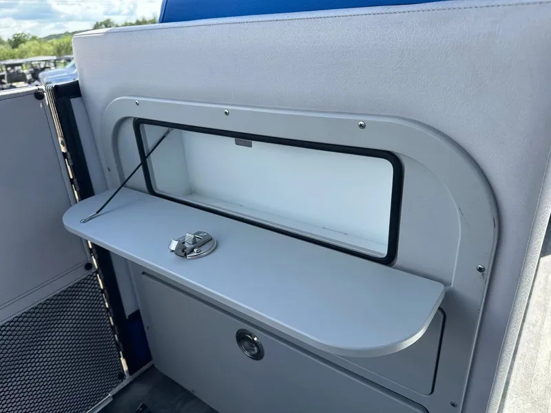 Slide: The Image of Crest Caribbean 230 SLS 2022 - 27