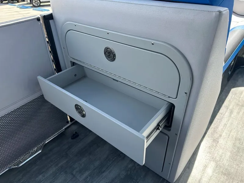 Slide: The Image of Crest Caribbean 230 SLS 2022 - 28