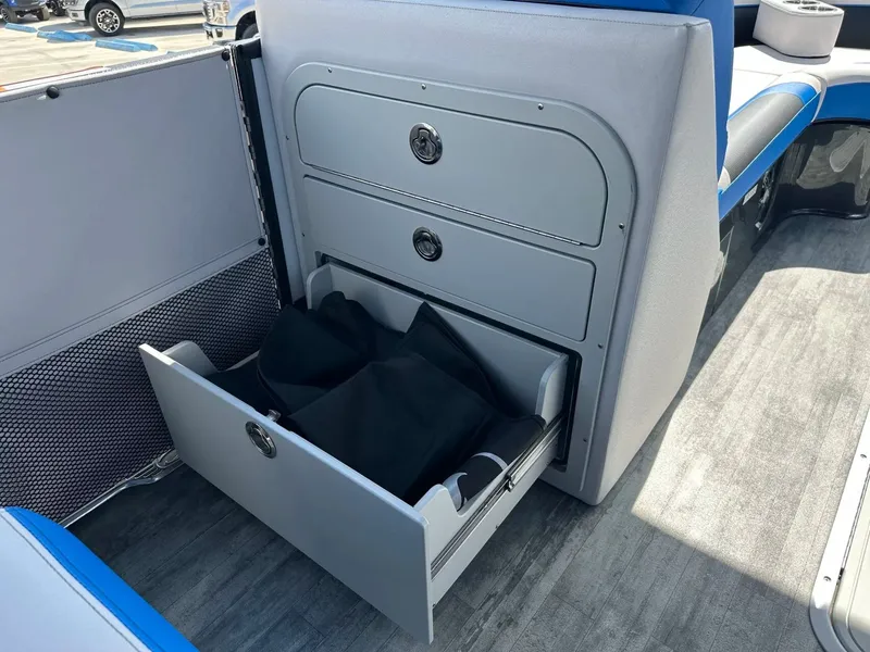 Slide: The Image of Crest Caribbean 230 SLS 2022 - 29