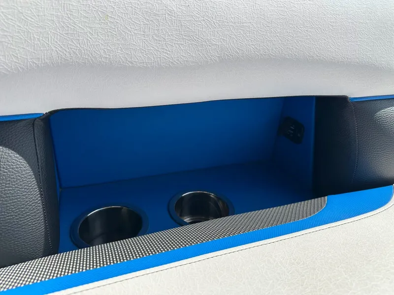 Slide: The Image of Crest Caribbean 230 SLS 2022 - 32