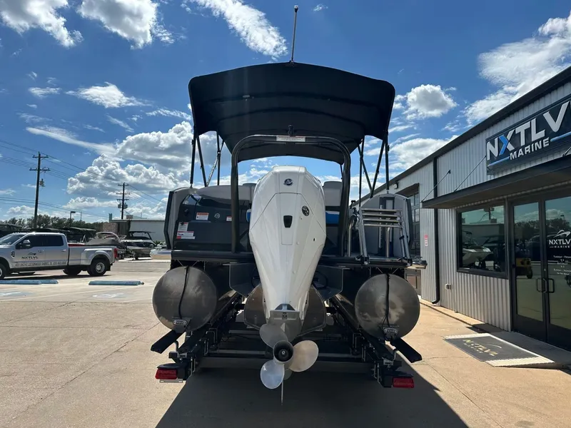 Slide: The Image of Crest Caribbean 230 SLS 2022 - 4