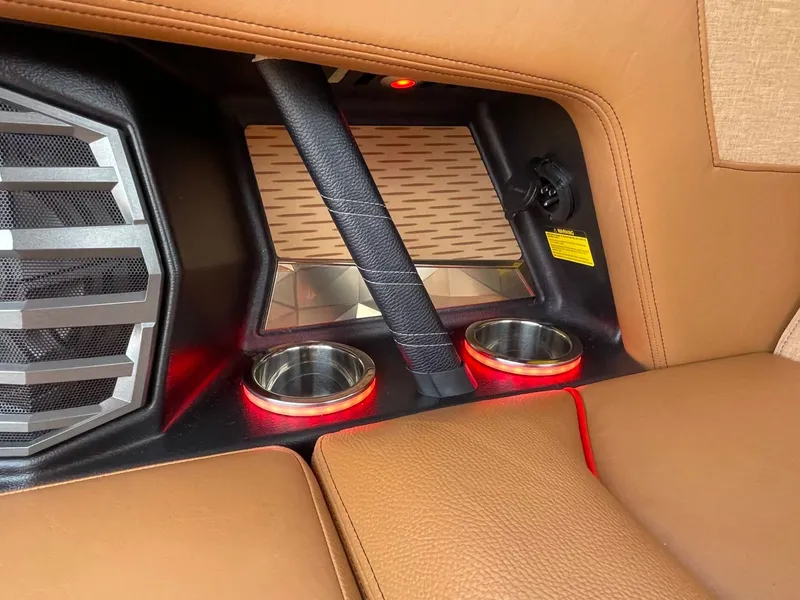 Slide: The Image of Nautique G23 2023 - 25