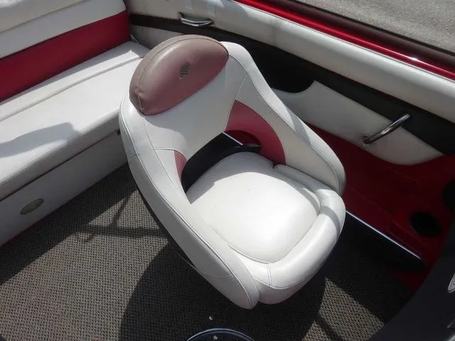 Slide: The Image of Four Winns 190 Horizon 2004 - 12