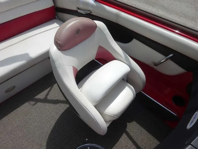 Slide: The Image of Four Winns 190 Horizon 2004 - 13