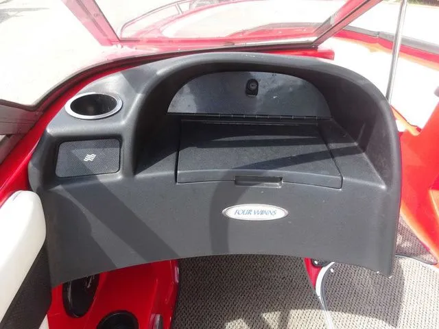 Slide: The Image of Four Winns 190 Horizon 2004 - 16