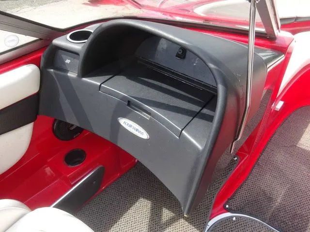 Slide: The Image of Four Winns 190 Horizon 2004 - 17