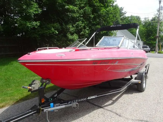 Slide: The Image of Four Winns 190 Horizon 2004 - 4