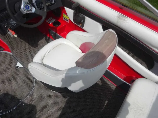 Slide: The Image of Four Winns 190 Horizon 2004 - 8