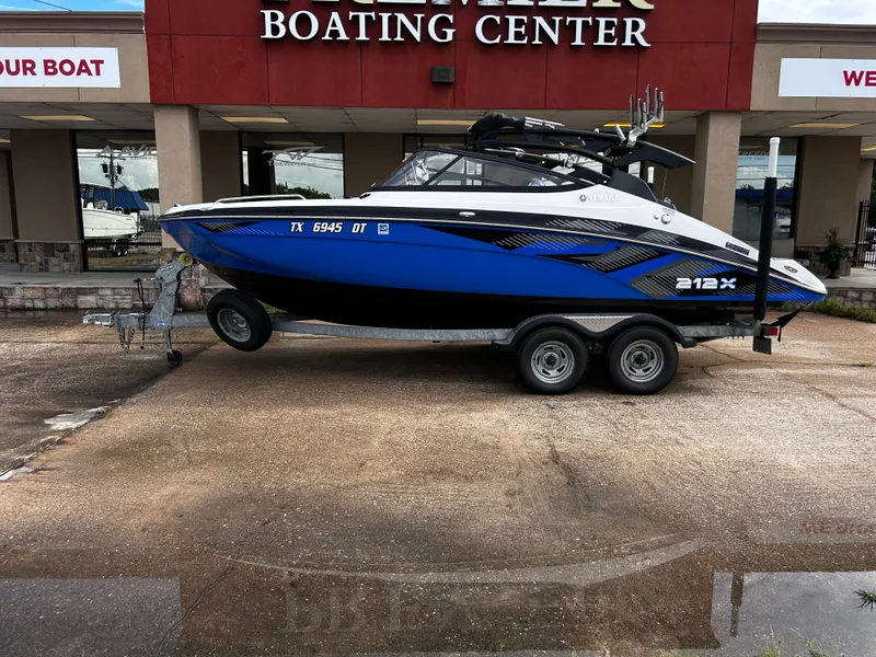 Slide: The Image of Yamaha 212X 2017 - 1