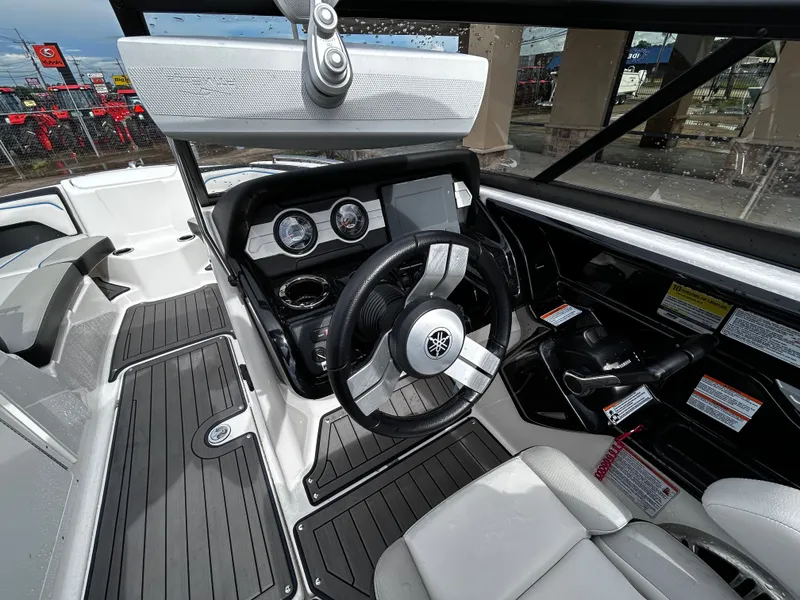 Slide: The Image of Yamaha 212X 2017 - 12