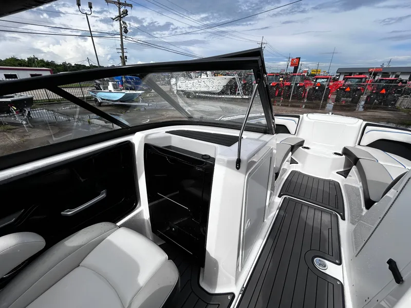 Slide: The Image of Yamaha 212X 2017 - 13