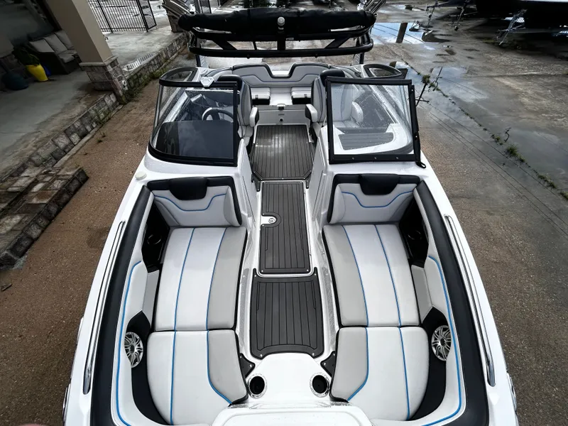 Slide: The Image of Yamaha 212X 2017 - 14