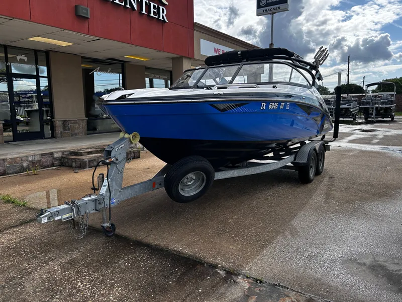 Slide: The Image of Yamaha 212X 2017 - 3