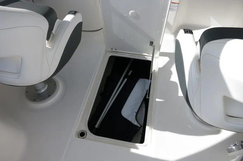 Slide: The Image of Chaparral 270 OSX 2025 - 75