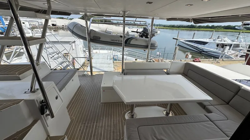 Slide: The Image of 2018 Leopard Power Cat Stern U-shaped Settee - 13