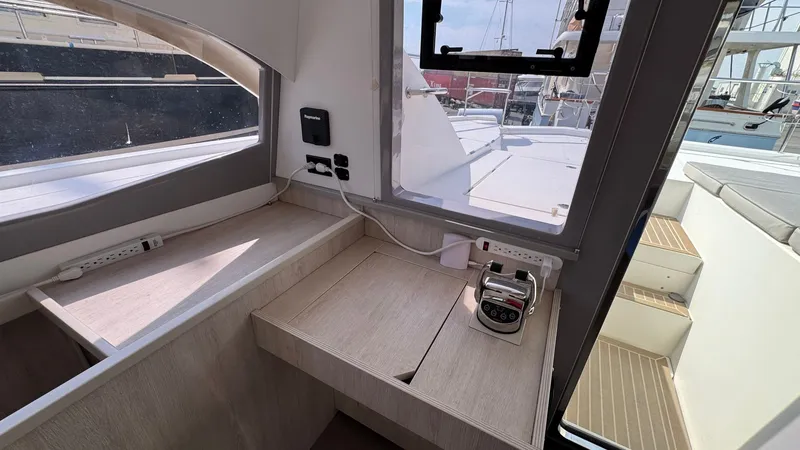 Slide: The Image of 2018 Leopard Power Cat foldable dinette - 22