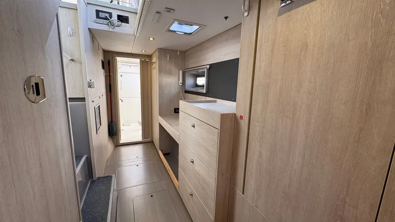 Slide: The Image of 2018 Leopard Power Cat Starboard Side Aft Primary Stateroom - 40