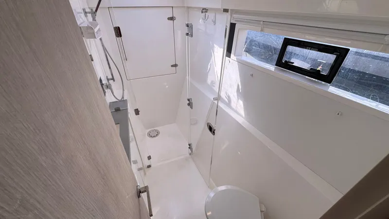 Slide: The Image of 2018 Leopard Power Cat Starboard Side Forward Head - 43