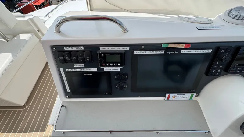 Slide: The Image of 2018 Leopard Power Cat Flybridge Helm - 54