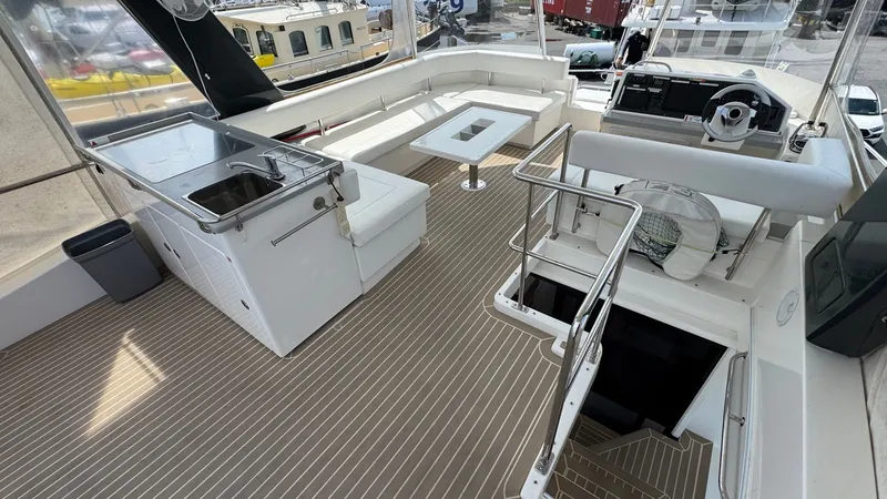 Slide: The Image of 2018 Leopard Power Cat Flybridge Helm - 57