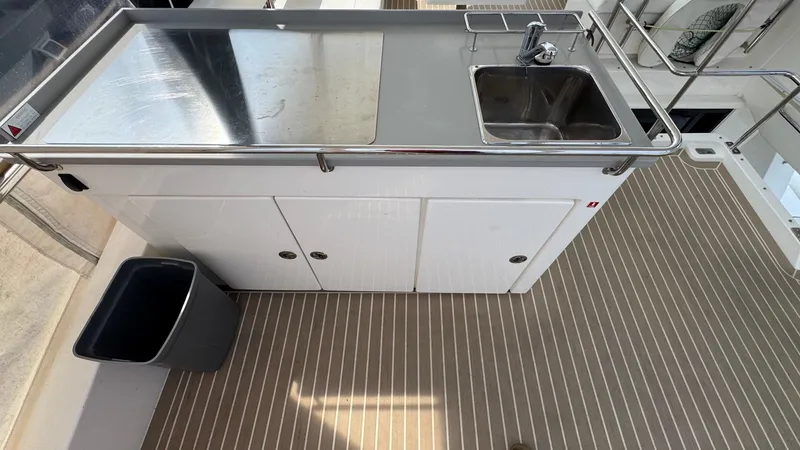 Slide: The Image of 2018 Leopard Power Cat Flybridge - 59