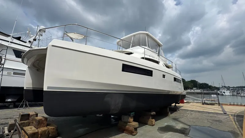 Slide: The Image of 2018 Leopard Power Cat Exterior Port Side - 91