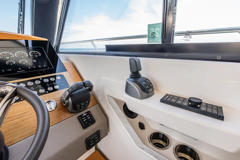 Slide: The Image of Tiara C39 2023 - 14