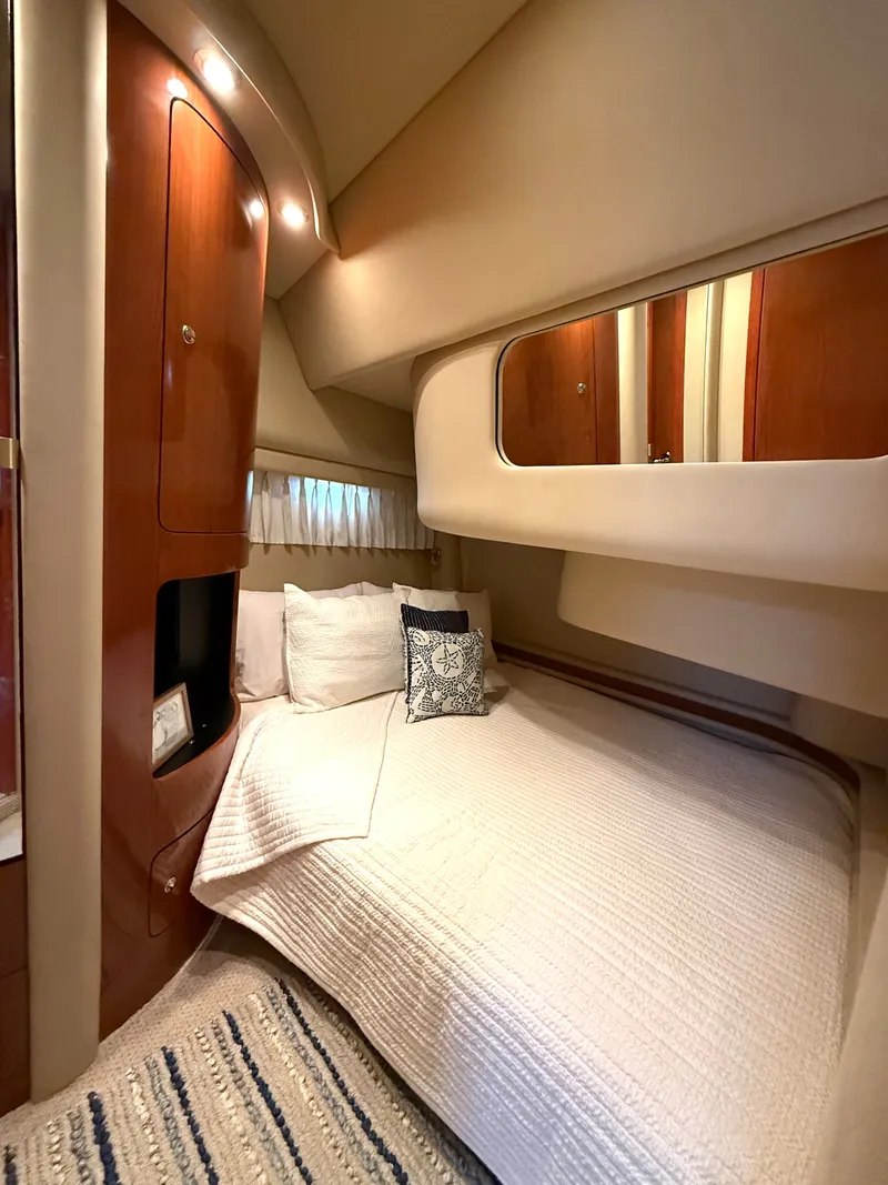 Slide: The Image of Sea Ray 450 Express Bridge 2002 - 19