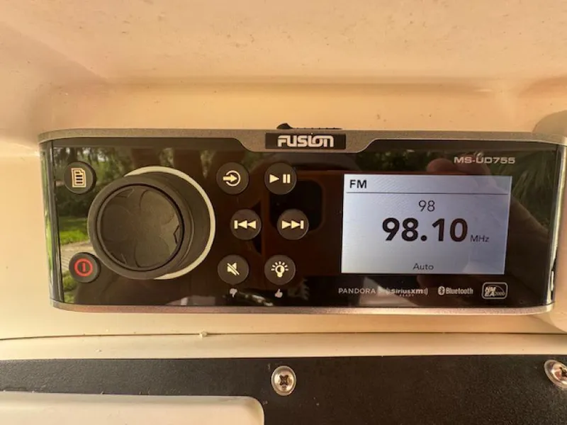 Slide: The Image of Fusion MS-UD755 stereo system displaying FM 98.10 MHz in Everglades 243CC boat, 2018 model. - 7