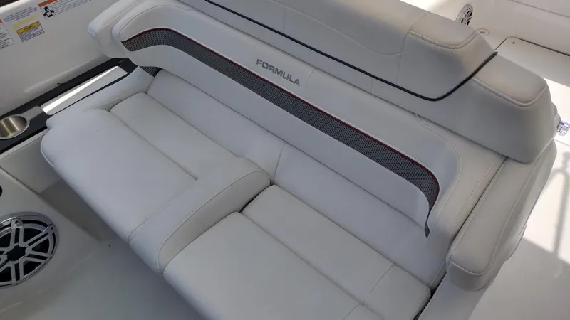 Slide: The Image of Formula 350 CBR 2020 - 60