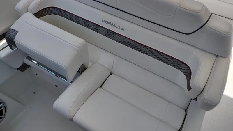 Slide: The Image of Formula 350 CBR 2020 - 61